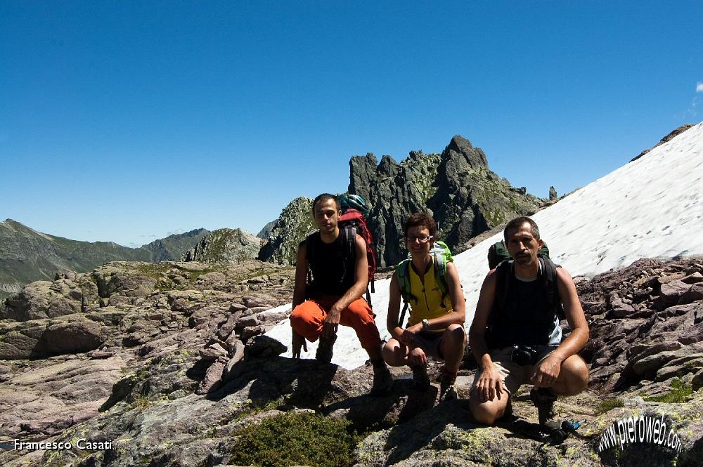010 Foto di gruppo con i Corni di Sardegnana sullo sfondo.jpg